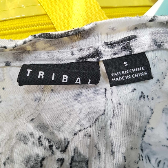 Tribal burnout textured semi sheer rouched side and sleeve v-neck top Size small - Picture 7 of 8